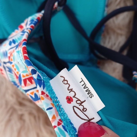 Bikini - Picture 11 of 16